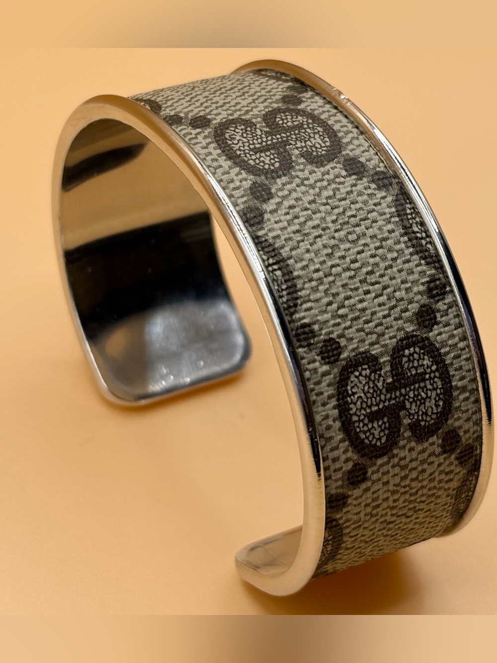 Monogram-Pattern Gray Men's Cuff Bracelet - Picture 5 of 7